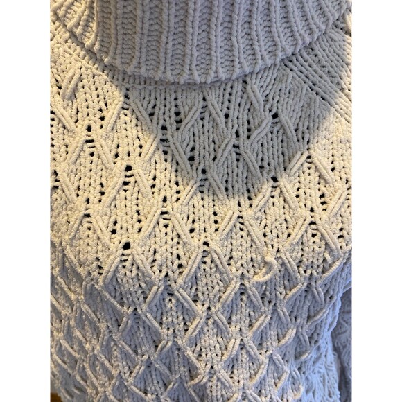 Moon & Madison Sweater Size XS Beige Cream Color Turtleneck Unique Cable Knit - Picture 3 of 10